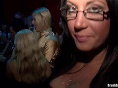 Kont, Grote kont, Grote mammen, Pijpbeurt, Handbeurt, Hardcore, Orgie, Kut duiken