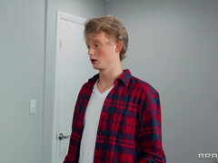 Tussi, Grosser schwanz, Schwarz, Blasen, Schwarz, Lesbisch, Krankenschwester, Flotter dreier