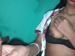 18 ans, Asiatique, Bisexuelle, Collège université, Couple, Indienne, Japonaise, Soeurs