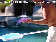デカチン, 手コキする, Hd, プール, 公共, オマンコ, ガリガリ, 濡れ