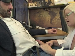 デカチン, デカパイ, ブロンド, フェラチオ, イギリス人, 医者, オナニー, 熟年