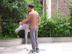 Arsch, Chinesisch, Spermaladung, Rasiert, Hintern versohlen, Strümpfe, Student, Titten