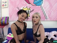 Cul, Cul à la bouche, Éjaculation interne, Queue, En levrette, 2 femmes 1 homme, Lingerie, Seins naturels