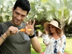 Culo, Culo grande, Mamada, Estilo perrito, Penetracion con dedos, Pajear, Besar, Madres para coger