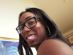 黒人, フェラチオ, 大学生, チン, 異人種間, なめる, 垂れ乳