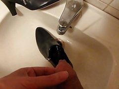 Piss in wifes high cut court shoe
