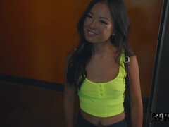 Любители, Американки, Азиатки, Черные, Член, Натуральные сиськи, Крошечные, На публике