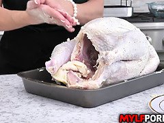 Big titted mom Dee Williams snatch slammed by a huge dong