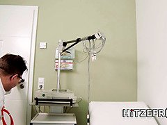 Grosser schwanz, Blondine, Blasen, Vollbusig, Deutsch, Milf, Schreiend, Rasiert