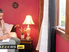 Big tit housewife Rachel Starr craves new dick