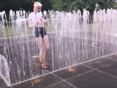 Blond, Vrouw, Fetisj, Flashing, Realiteit, Kort haar, Alleen, Nat