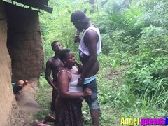 Atrapados, Estilo perrito, Grupo, Sexo duro, Tetas naturales, Al aire libre, Público, Trio