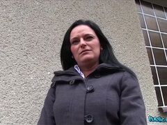 Blasen, Vollbusig, Mutti, Im freien, Pov, Öffentlich, Titten, Ehefrau