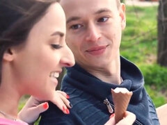 Tussi, Grosse titten, Vollbusig, Geschnappt, Geile alte tussi, Hd, Milf, Geld