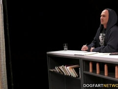 Большой член, Минет, Буккаке, Грудастые, Семяизвержение, Сперма на лице, Дыра в стене, Чудовищные размеры