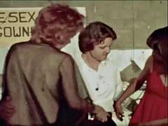 In den arsch, Grosse titten, Blondine, Spermaladung, Schwarz, Flotter dreier, Titten, Spielzeuge