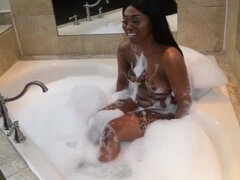 Ebony MrsFeedme gets BBC facial & massage in spa castle