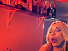 Groep, Inshuiven, Lesbisch, Orgasme, Openbaar, Realiteit, Spuiten, Vibrator