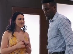 Anal, Gros cul, Brunette brune, Tromperie, Hard, Interracial, Seins naturels, Tatouage