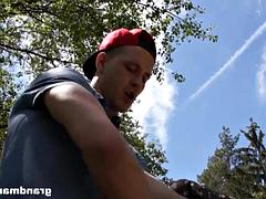 In den arsch, Tussi, Grosser schwanz, Grosse titten, Braunhaarige, Handjob, Hardcore, Titten