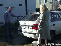 Mooi, Grote mammen, Blond, Rondborstig, Rijpe lesbienne, Moeder, Buiten, Stiefmoeder