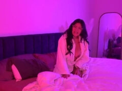 Sucer une bite, Plantureuse, En levrette, Fille latino, Léchez, Seins naturels, Pov, Nénés