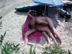 Любители, Пляж, Бикини, Брюнетки, Кончили внутрь, Милф, Оргазм, От первого лица