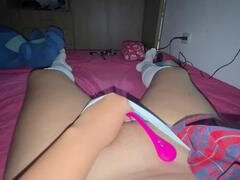 18 años, Beso negro, Orgasmo, Bragas, Colegiala, Falda, Solo, Adolescente