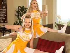 18 летние, Большие сиськи, Пальцем, Лизание, Белье, Киски, Стриптизерша, Сиськи