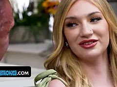 Natural jugged petite daughter-in-law Daisy Lavoy seduces and rails her stepdaddy