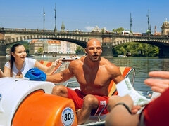 Grosse titten, Gehörnter ehemann, Tschechisch, Milf, Geld, Natürlichen titten, Im freien, Realität
