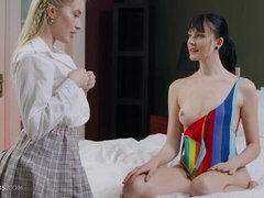 Penetracion con dedos, Besar, Lesbiana, Lamidas, Lencería, Coño, Afeitado, Estriptis