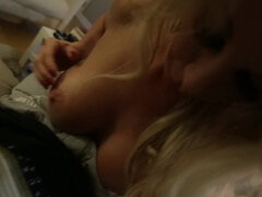 Leie, In den arsch, Grosser schwanz, Blondine, Paar, Kehlenfick, Natürlichen titten, Öffentlich