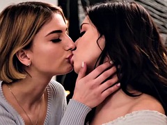 Morena, Primera ves, Novia, Sexo duro, Lesbiana, Lamidas, Adolescente, Tetas