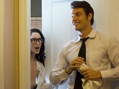 Gros cul, Grosse bite, Gros seins, Sucer une bite, Brunette brune, En levrette, Maigrichonne, Adolescente