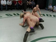 Анальный секс, Доминирование, Сидя на лице, Пальцем, Унижение, Лесбиянка, Киски, Реслинг