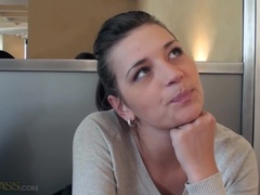 茶髪の, ヒール, お金, ピアス, 公共, ゴックンする, タトゥー, 三人