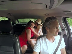 Geweldig, Kont, Auto, Gek, Zoenen, Orgasme, Trio, Tieten likken