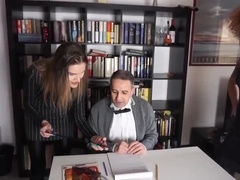 2 femmes 1 homme, Mamie, Lesbienne, Mère que j'aimerais baiser, Homme homme femme, Esclave, Fessée, Plan cul à trois