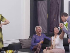 Anaal, Pijpbeurt, Omie, Groep, Rijpe lesbienne, Moeder die ik wil neuken, Orgie, Kut duiken