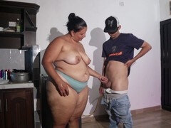 Grosse bite, Sucer une bite, Éjaculation interne, Indienne, Fille latino, Mature, Maman, Séduite