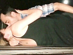 カップル, 公共