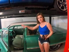 Pijpbeurt, Auto, Hondjeshouding, Vrouw, Natuurlijke tieten, Gezichtspunt, Geschoren, Kort haar