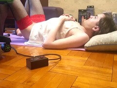 Sasha Earth’s pretty sissy takes on a plump machine for some intense action