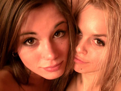 Blonde, Brunette brune, Lesbienne, Sauna, Adolescente