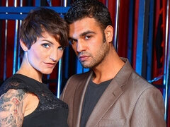 Grosser arsch, Schwarz, Blasen, Braunhaarige, Hundestellung, Milf, Kurzes haar, Strümpfe