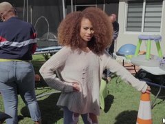 Corridas, Polla, Ébano, Corridas faciales, Interracial, Pov, Público, Coño