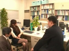 フェラチオ, イく瞬間, エクストリーム, 顔射, 日本人, 下着, オフィス, 三人