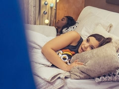 Cul, Sucer une bite, Tromperie, Noir ébène, Famille, Interracial, Plan cul à trois, Nénés