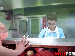 デカチン, デカパイ, フェラチオ, 巨乳な, Hd, キッチン, 淫乱熟女, 母